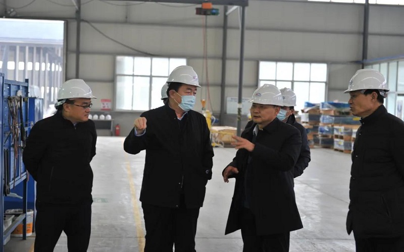 Pi Taitian, secretary of the Zouping Municipal CPC Committee, went to investigate the high-tech stre